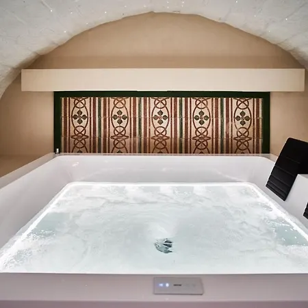 Palazzo 1892 Suites &