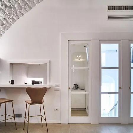 Palazzo 1892 Suites & * 오스투니