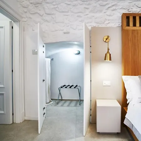 Palazzo 1892 Suites & 오스투니
